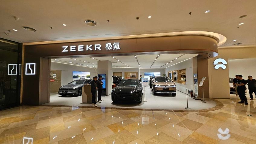 Carros elétricos no Shopping em Wuhu (China)