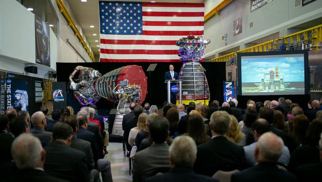 Jim Bridenstine discursa sobre o orçamento para o ano fiscal de 2021 da NASA (Foto: NASA/Joel Kowsky)