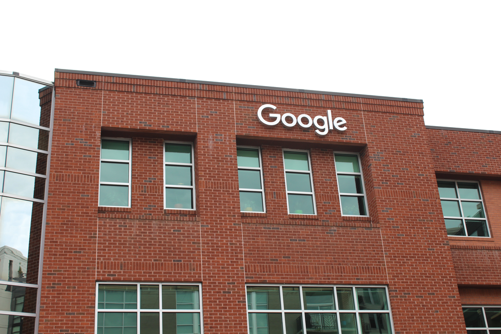 A Google está entre as empresas afetada pela invasão hacker na plataforma Salesforce (Imagem: Hameltion/CC-BY-4.0)