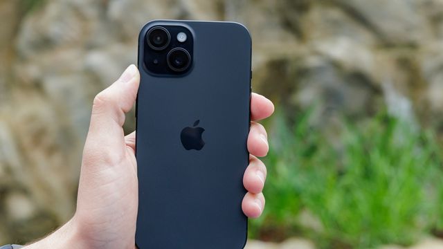 Review iPhone 15 | o celular básico da Apple para 2023