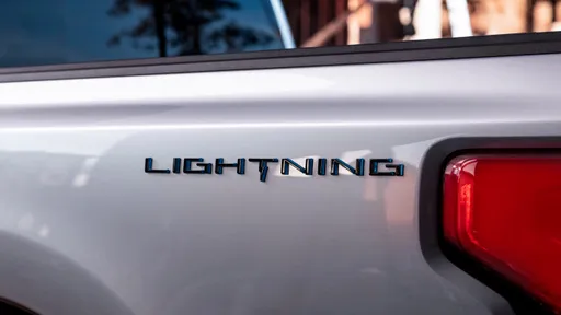 Ford F-150 | Clássica picape americana tem nome da versão elétrica confirmado