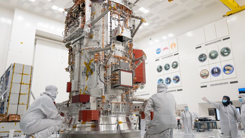 La NASA muestra el montaje de una sonda que explorará la luna de Júpiter