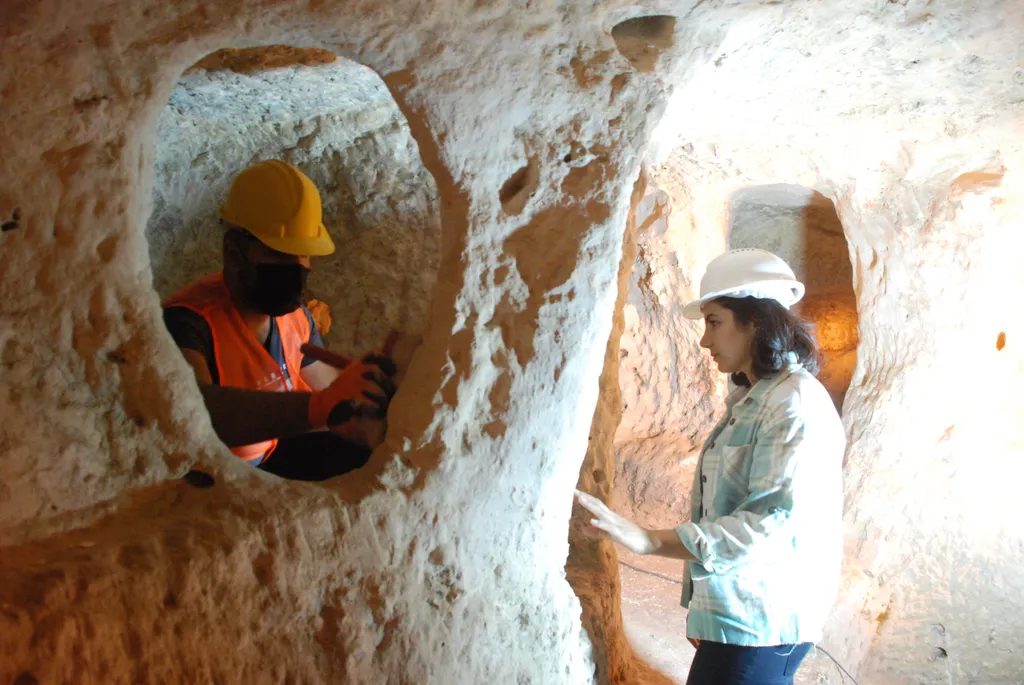 Arqueólogos trabalhando na escavação de Matiate (Imagem: Ministry of Culture and Tourism/Divulgação)