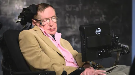 Stephen Hawking celebra 76 anos, superando limitações de doença neurológica