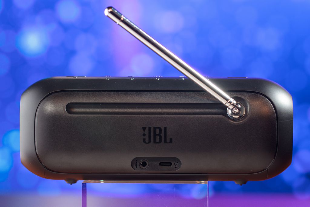 A bateria da JBL Tuner 2 FM dura mais no modo rádio (Imagem:Ivo/Canaltech)