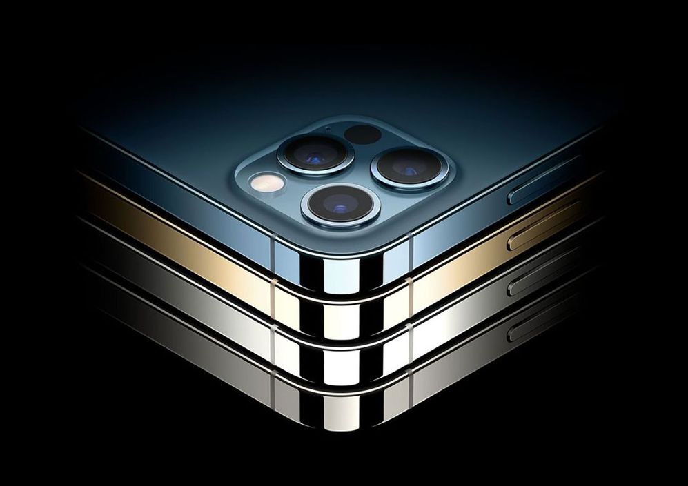 Apple adotou estrutura brilhante de aço inoxidável com a dupla iPhone 12 Pro (Imagem: Reprodução/Apple)