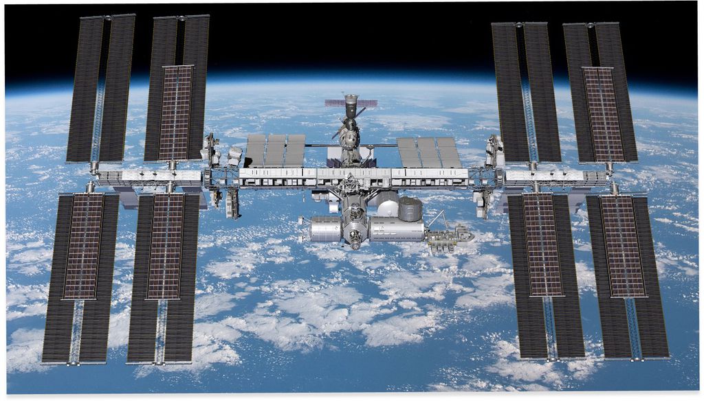 O seis painéis solares iROSA planejadas para a ISS (Imagem: Reprodução/Boeing)