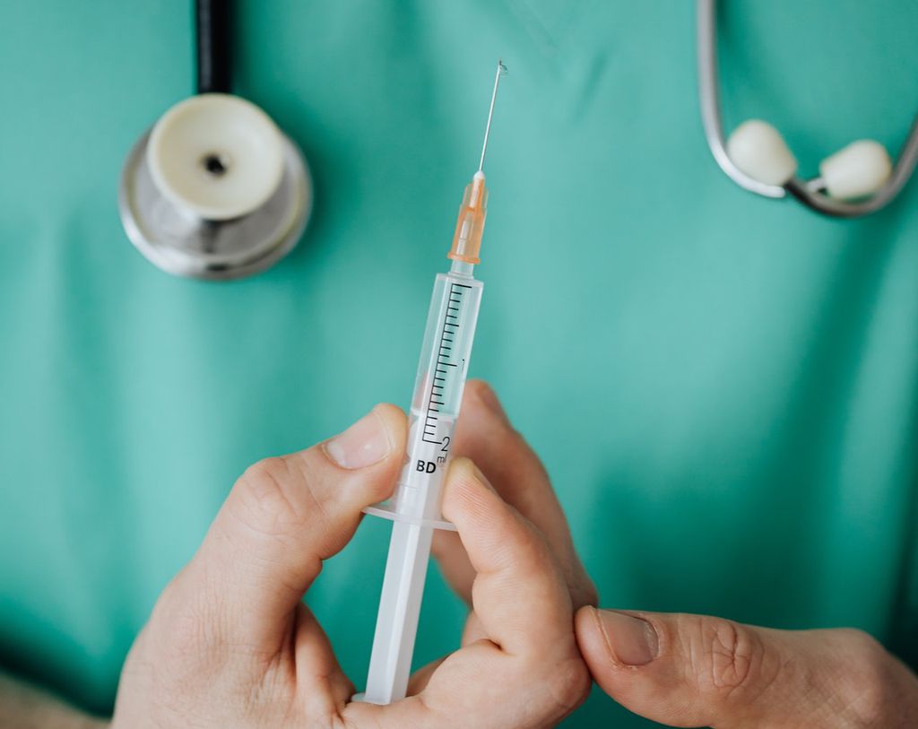 O anúncio do Ministério da Saúde em relação à primeira parte do plano de vacinação contra COVID-19 aponta dez eixos prioritários (Imagem: Karolina Grabowska/Pexels)