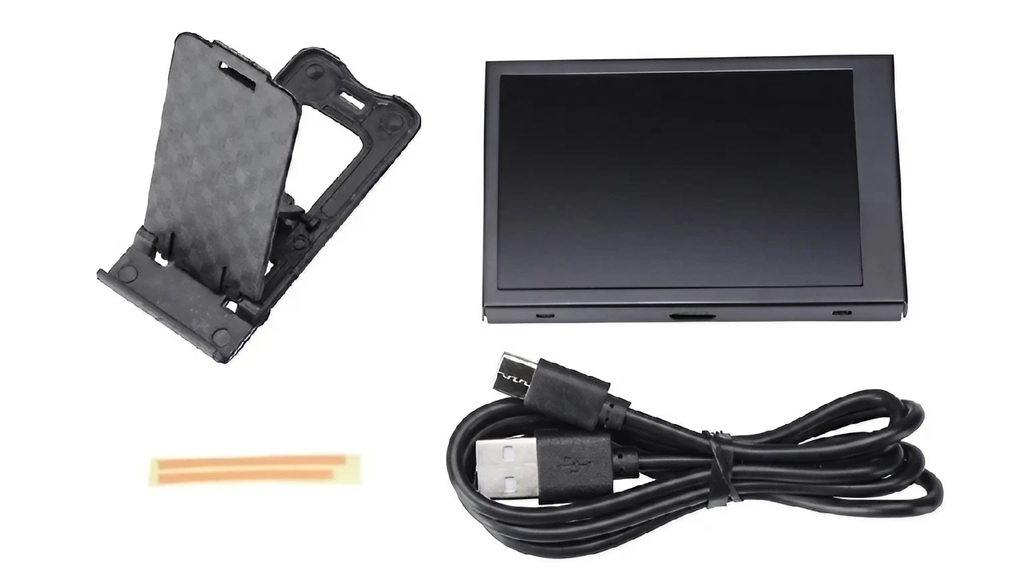 O monitor de hardware para PC é compacto e versátil, trazendo tela IPS LCD de 3,5 polegadas, conexão USB e suporte para uso na vertical (Imagem: Reprodução/AliExpress)