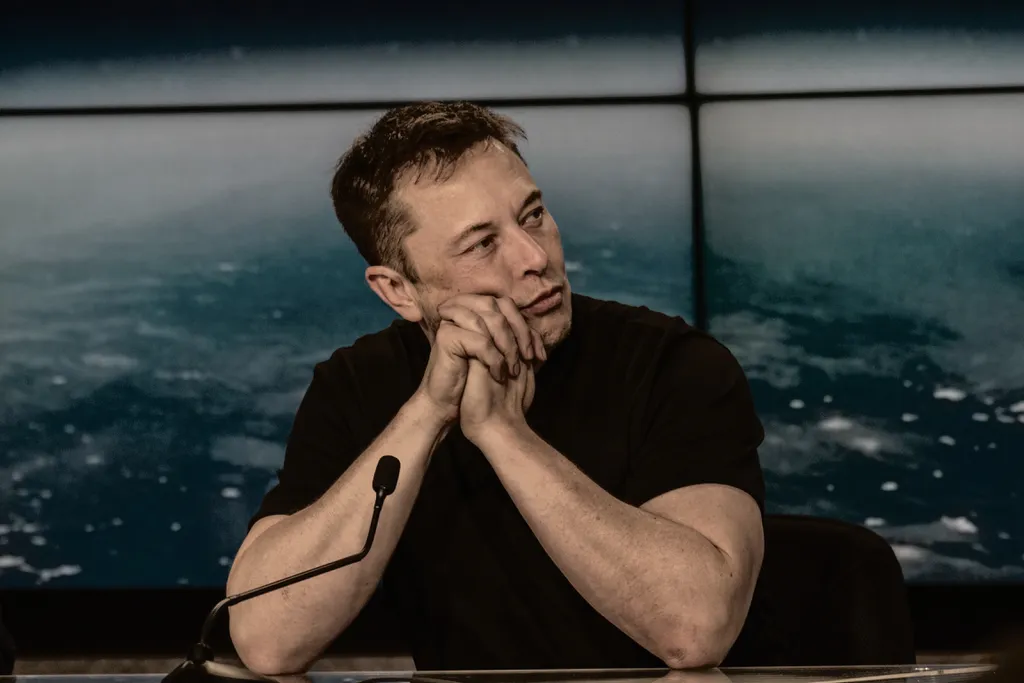 Elon Musk perdeu o posto de homem mais rico do mundo em dezembro de 2022. (Imagem: Reprodução/Daniel Oberhaus/CC-BY-S.A-4.0)