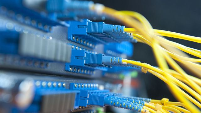 Nova internet de fibra óptica é capaz de baixar a internet inteira em segundos