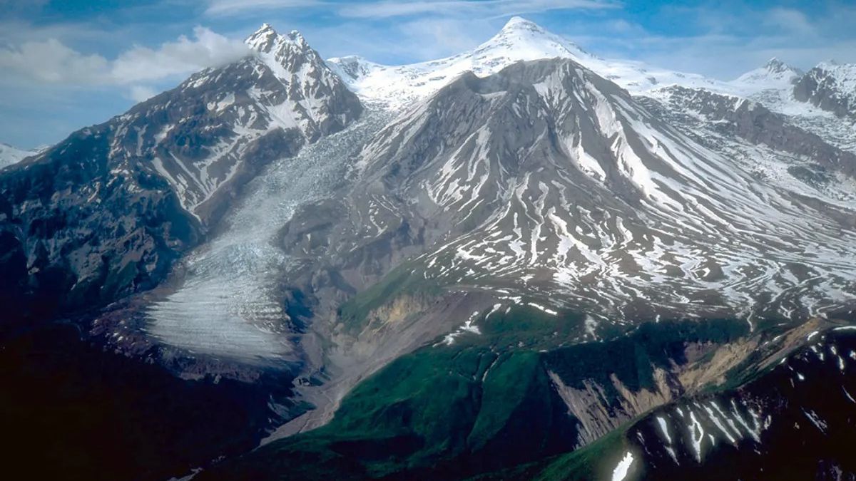 Monte nevado do Alasca pode entrar em erupção por causa de terremotos