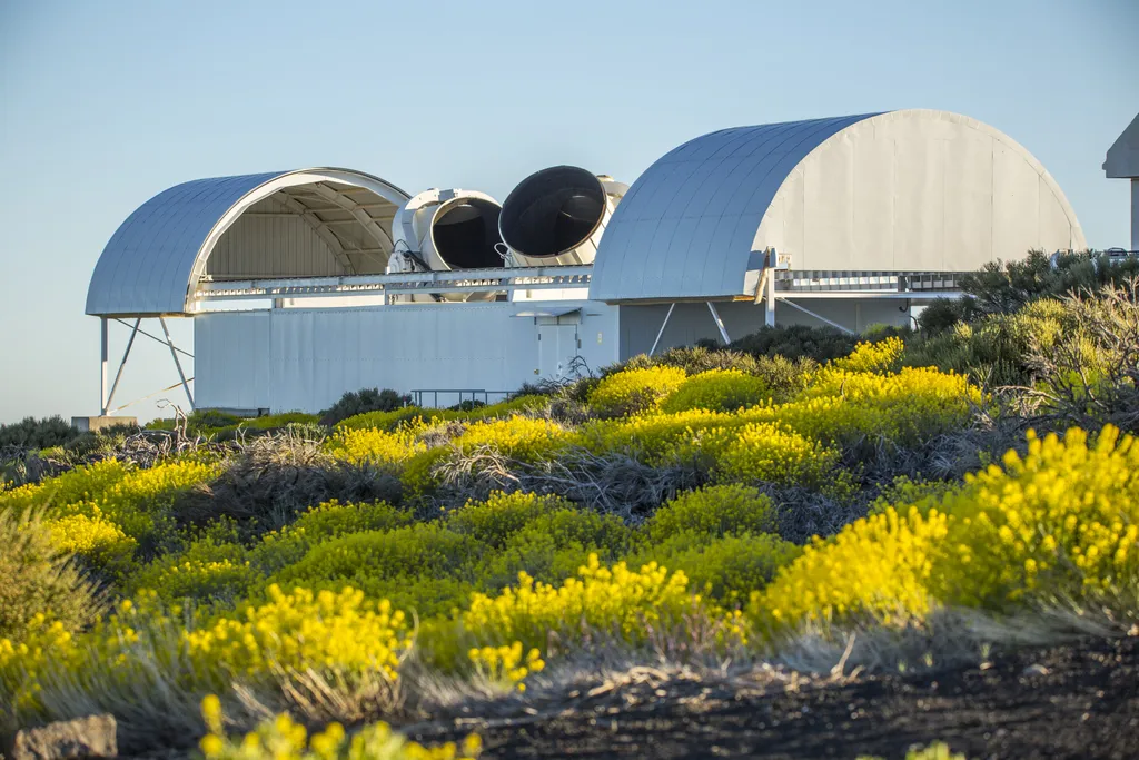 Experimento QUIJOTE no Obseratório Teide (Imagem: Reprodução/Daniel López / IAC)