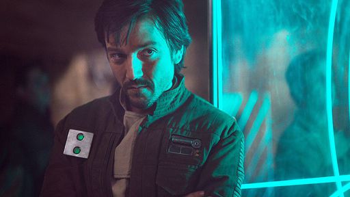 Ator deixa escapar que Star Wars: Andor vai ter mais atores vindos de Rogue One