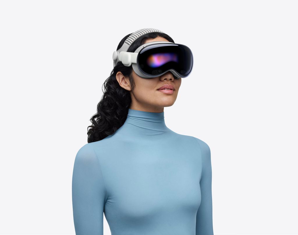 Apple Vision Pro 2025