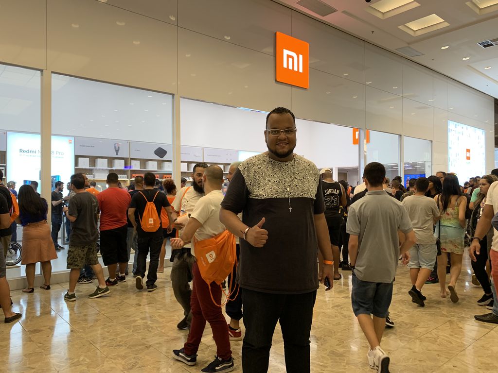Rodrigo Matos, primeiro visitante das duas lojas da Xiaomi no Brasil / Crédito da foto: Beatriz Vaccari