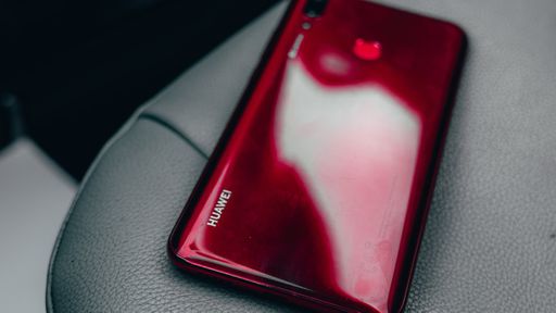 Huawei planeja celular com câmera de selfie sobre uma tela capaz de ler digitais