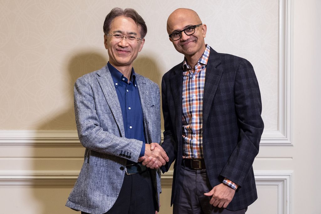 Presidente e CEO da Sony, Kenichiro Yoshida, com Satya Nadella, CEO da Microsoft (Foto: Divulgação)