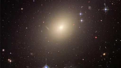 Esta galáxia "morta" ainda pode gerar uma nova galáxia elíptica grande e massiva
