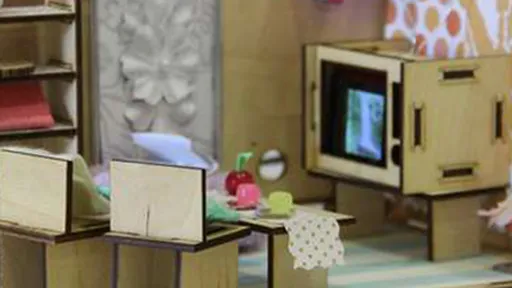 Estudantes criam casa de boneca com circuitos para as futuras engenheiras