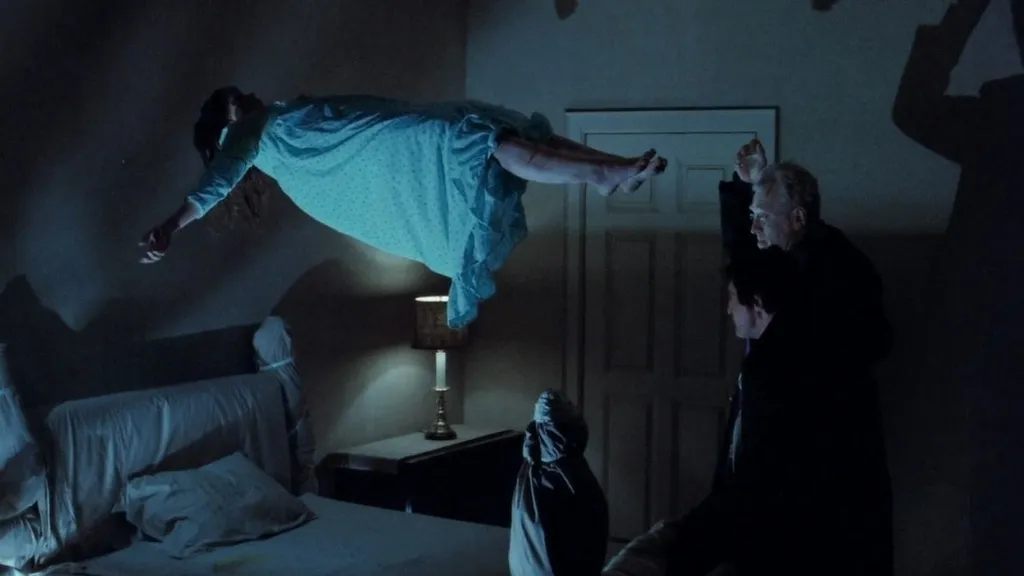 Vítima de muitos boatos, O Exorcismo ganhou a fama de "filme amaldiçoado" (Imagem:Reprodução/Warner Bros)