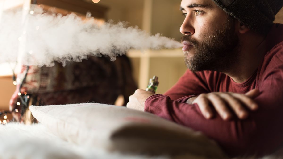 Vape altera composição da saliva e aumenta risco de doenças