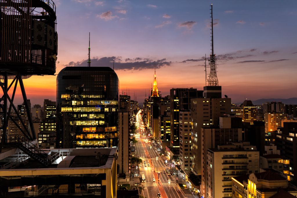 São Paulo: a maior cidade do Brasil é uma das piores em oferecer estímulos para melhores serviços de telecom (Imagem: Wikipedia)