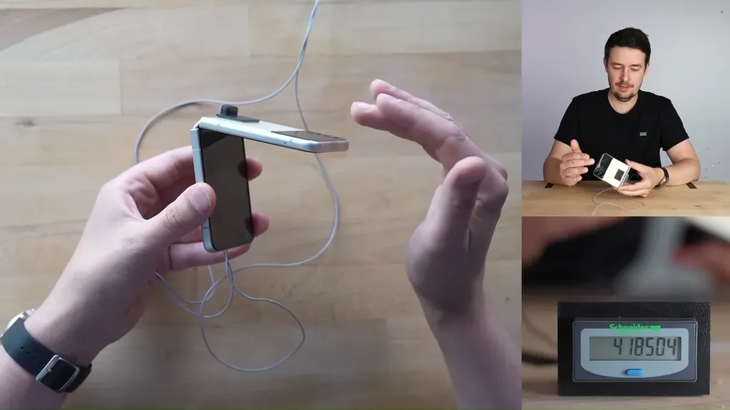 Galaxy Z Flip 3 foi dobrado 408.503 vezes antes da dobradiça quebrar (Imagem: YouTube/Mrkeybrd)
