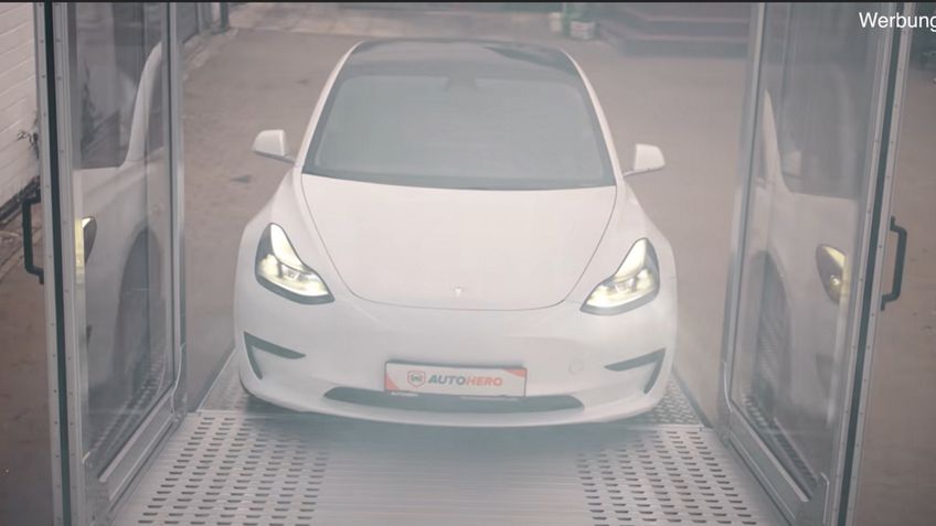 Tesla Model 3 vira tanque de guerra