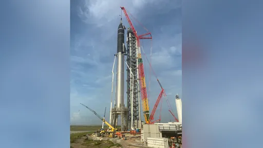 Starship e Super Heavy formam sistema de lançamentos mais alto do mundo