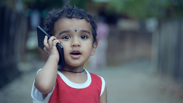 Pesquisadores criam algoritmo que identifica se criança tenta acessar o celular