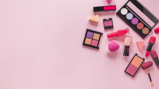 Usa maquiagem? Ingredientes nocivos e ocultos podem atacar sua saúde