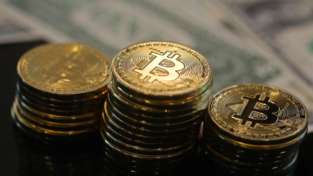 Bitcoin atinge valor histórico de US$ 10 mil