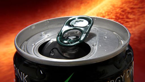 Beber energético faz bem ou mal? Entenda os efeitos e riscos do consumo