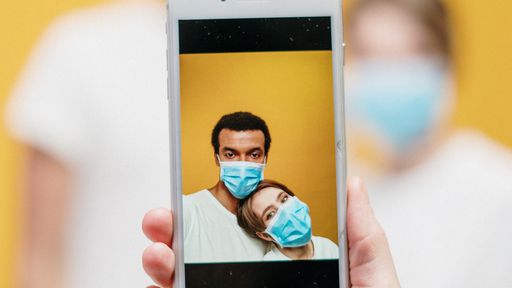 Como indicar relações de parentesco entre contatos no iPhone