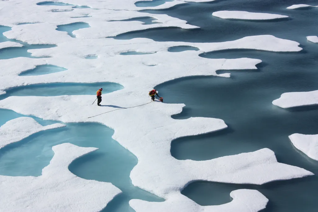 O derretimento do gelo marinho e o aquecimento dos oceanos é um exemplo de feedback climático em que um fenômeno intensifica o outro ( Imagem: NASA/Wikimedia Commons)