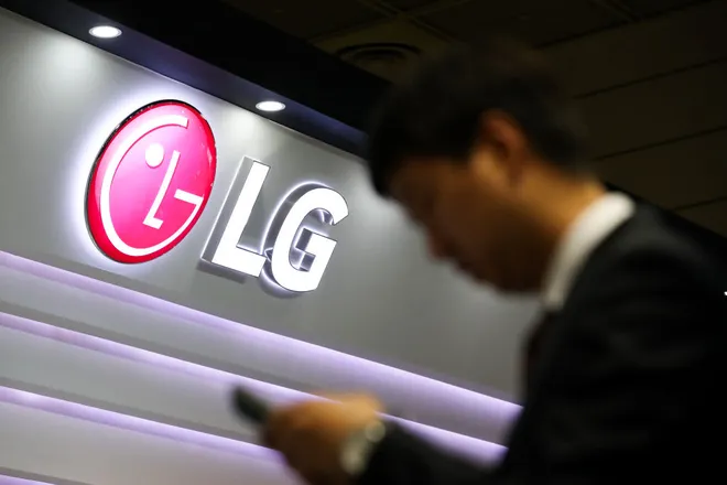 Apesar de ter deixado o setor de dispositivos móveis, LG continua investindo em tecnologias para redes móveis (Imagem: Bloomberg/SeongJoon Cho)
