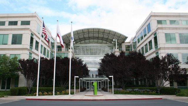 Pessoa foi encontrada morta na sede da Apple, dizem fontes