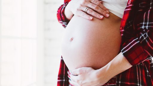 CDC recomenda que grávidas se vacinem urgentemente contra covid nos EUA