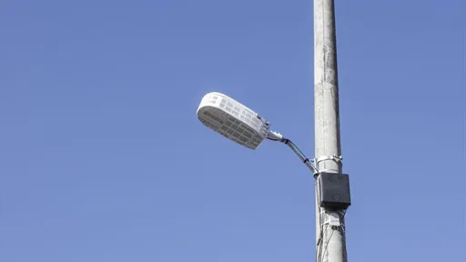 Curitiba testa lâmpada inteligente e pode ter 5G para a população em agosto