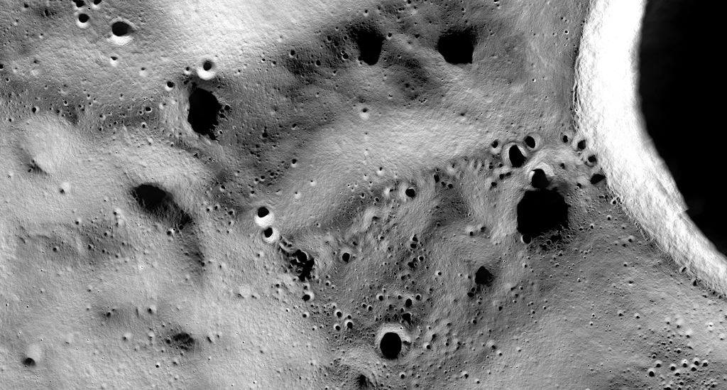 Região próxima da cratera Shackleton, escolhida para o pouso do lander Nova-C (Imagem: Reprodução/NASA)