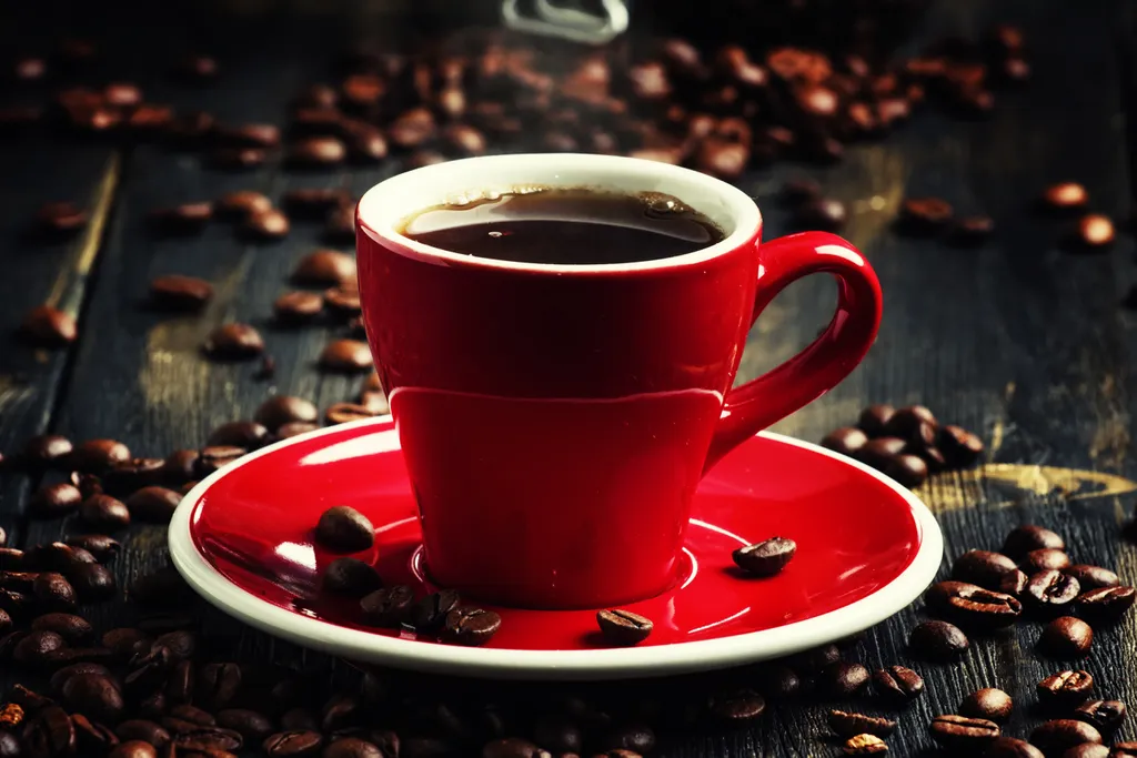 O café faz parte da lista de alimentos que melhoram a concentração e a produtividade (Imagem: 5PH/Envato)