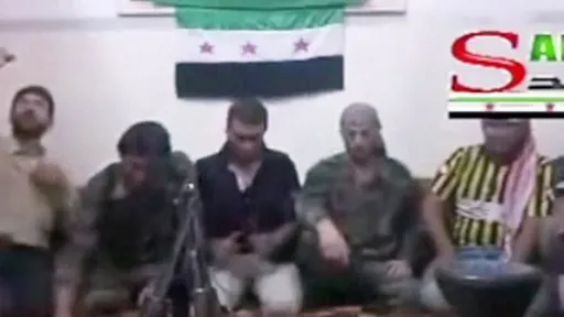 Rebelde sírio explode tudo ao fazer selfie com detonador de bomba