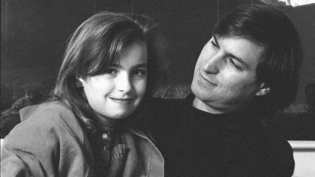 Filha será a heroína da cinebiografia da vida de Steve Jobs, diz roteirista