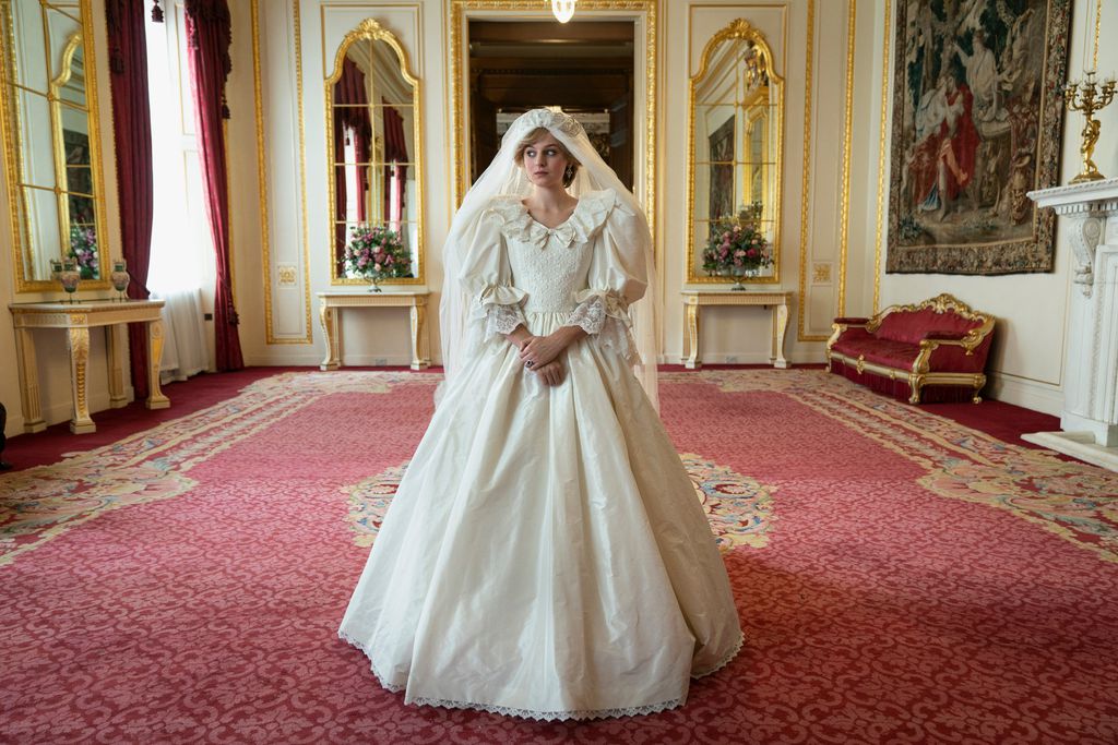 A atenção aos detalhes no vestido de casamento de Princesa Diana (Imagem: Divulgação / Netflix)