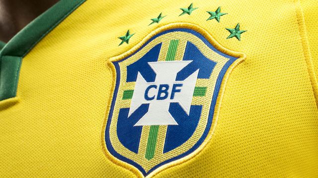 Novo golpe do WhatsApp promete camisa da seleção brasileira de brinde
