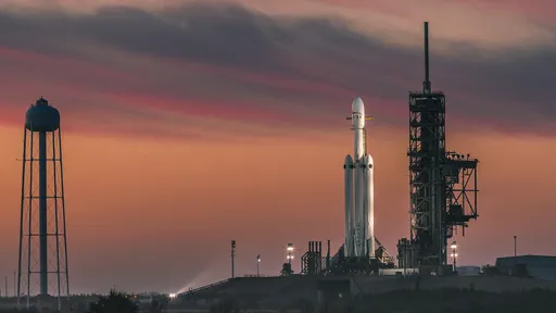 Missão para "farejar" água na Lua em 2023 será lançada por foguete Falcon Heavy