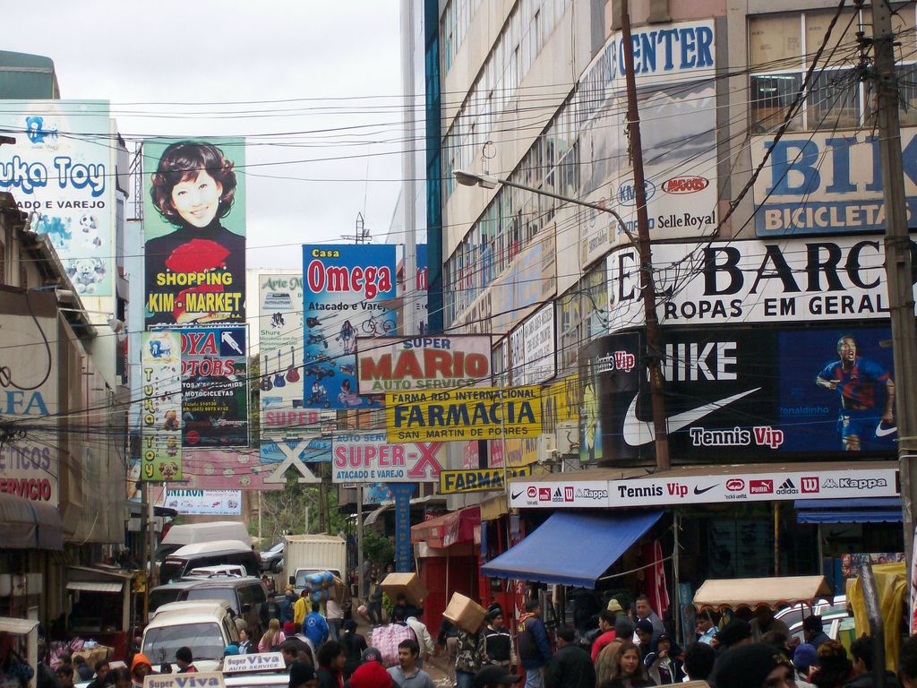 Região de lojas em Ciudad del Este: comércio paralisado pela COVID-19 (Crédito da foto: Wikipedia / Creative Commons)