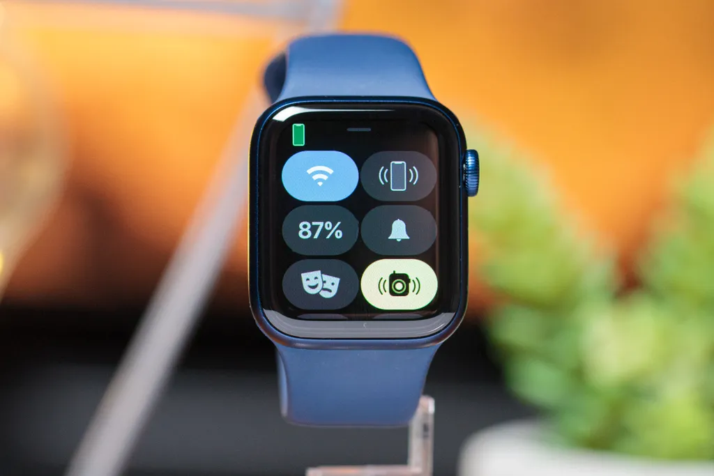 Para alguns, o Apple Watch ajuda na rotina e na praticidade (Imagem: Ivo Meneghel/Canaltech)