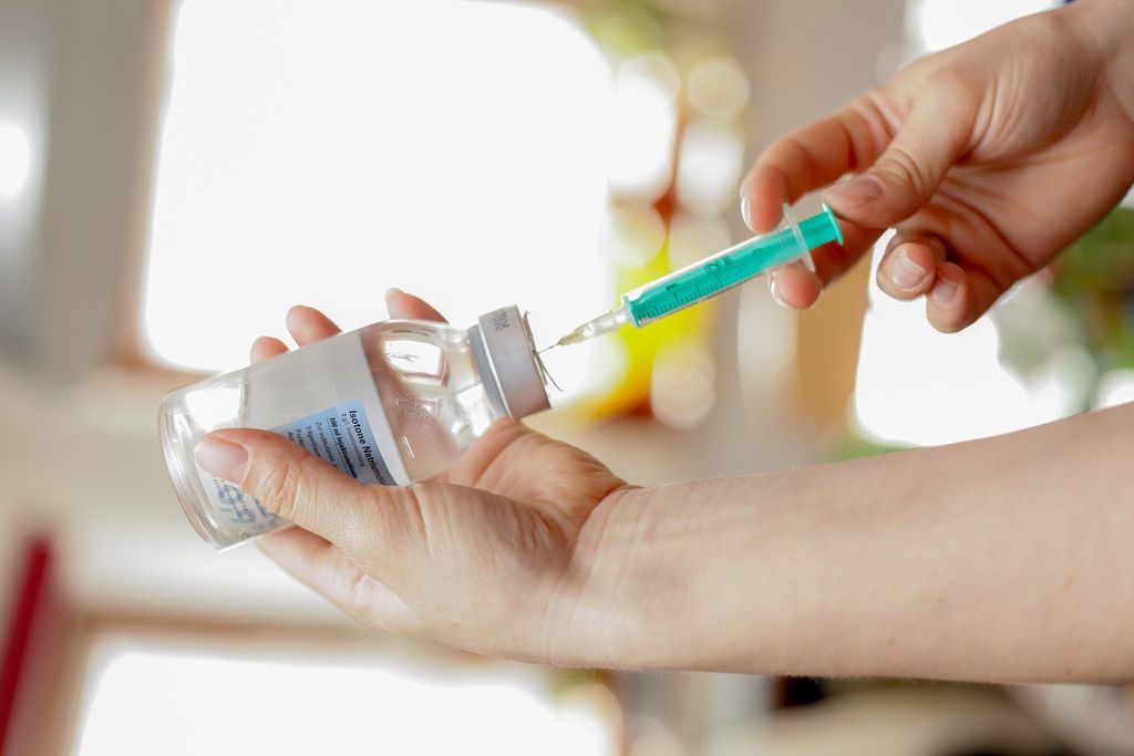 Pfizer pode buscar aprovação de emergência para vacina em novembro, segundo comunicado feito pelo próprio CEO (Imagem: WhiteSession/pixabay)